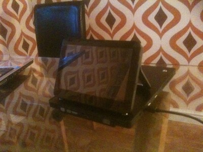Joggler on the Zipad - cables to right, optical drive at the front.